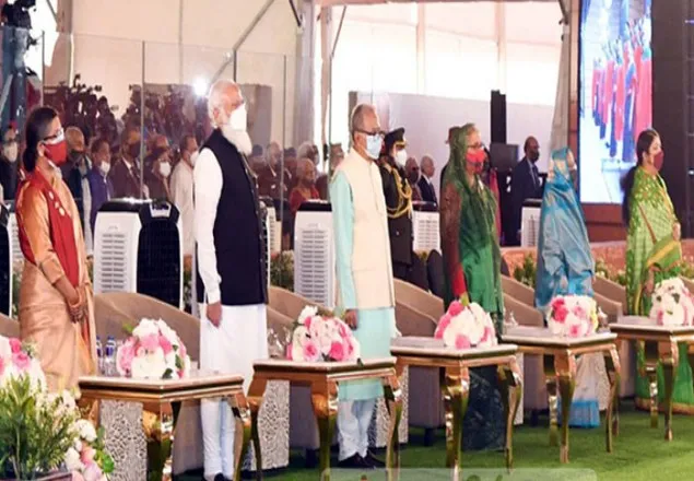স্বাধীনতার সুবর্ণজয়ন্তীর অনুষ্ঠানে যোগ দিয়েছেন নরেন্দ্র মোদি
