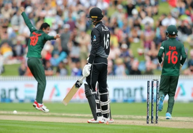 বাংলাদেশকে ২১১ রানের লক্ষ্য দিলো কিউইরা