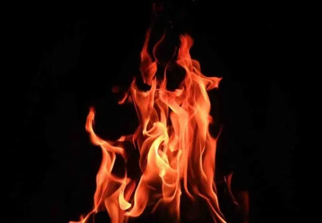 সিলেটে আতশবাজির আগুনে ৪ বসতঘর পুড়ে ছাই