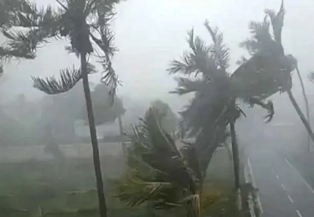 কালবৈশাখী ঝড়ে বিধ্বস্ত শতাধিক বাড়িঘর