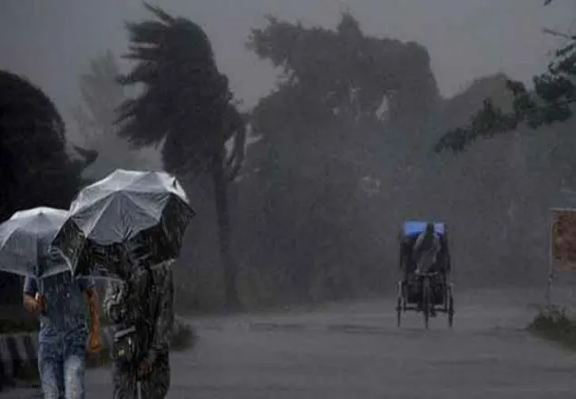 ঝড়ের শঙ্কা, নদীবন্দরে ২ নম্বর সতর্ক সংকেত