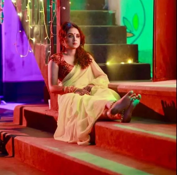 সাহসী দৃশ্যে অভিনয় করে নজর কাড়লেন তানিয়া বৃষ্টি