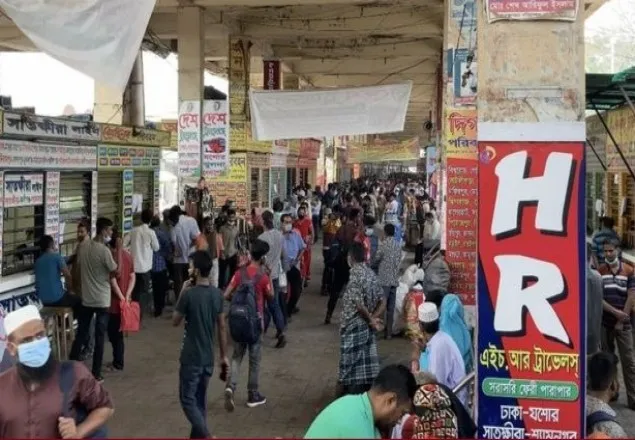 আবারও লকডাউন: দলে দলে ঢাকা ছাড়ছে মানুষ