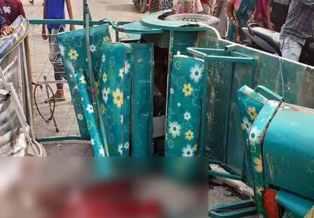 কুমিল্লায় ট্রাকচাপায় অটোরিকশার ৩ যাত্রী নিহত