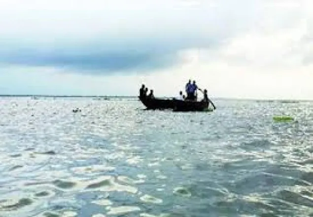 মেঘনায় নিখোঁজ ৩ জেলের লাশ উদ্ধার