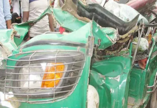 রাজশাহীতে ট্রাক-সিএনজি সংঘর্ষে স্বামী-স্ত্রীসহ নিহত ৩