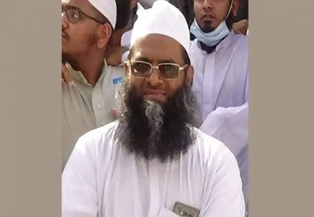 ঢাকায় ফেরার পথে হেফাজতের কেন্দ্রীয় নেতা গ্রেফতার