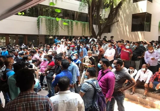 কারওয়ান বাজারে সৌদিপ্রবাসীদের বিক্ষোভ