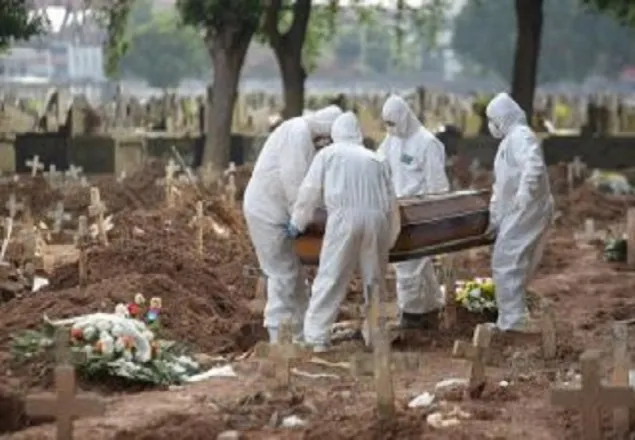 ২৪ ঘণ্টায় করোনায় আরও ১০২ জনের মৃত্যু