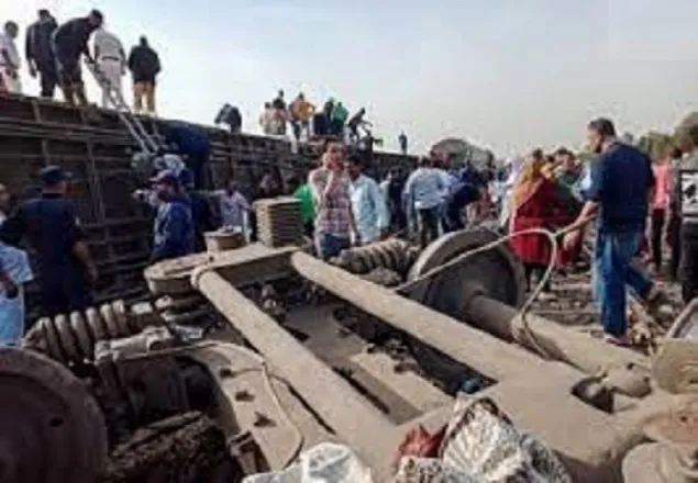 মিশরে ট্রেন লাইনচ্যুত হয়ে নিহত ১১, আহত ৯৮