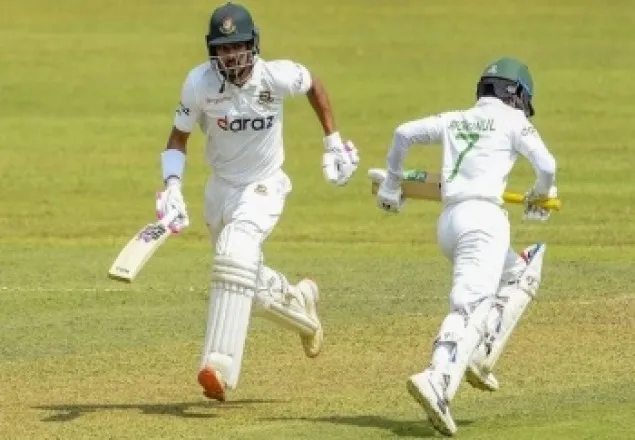 শান্ত-মুমিনুলদের দাপটে বাংলাদেশের সংগ্রহ ৩০২