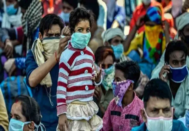 সব রেকর্ড ভেঙে ভারতে একদিনে সোয়া তিন লাখের বেশি আক্রান্ত