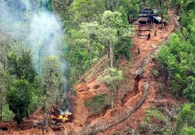 মিয়ানমারের দুই বিমান ঘাঁটিতে হামলা