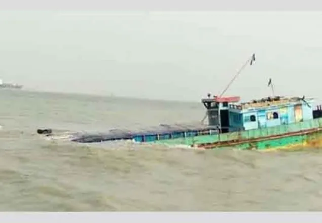 চট্টগ্রাম বন্দরের চ্যানেলে ডুবেছে পাথরবোঝাই বাল্কহেড