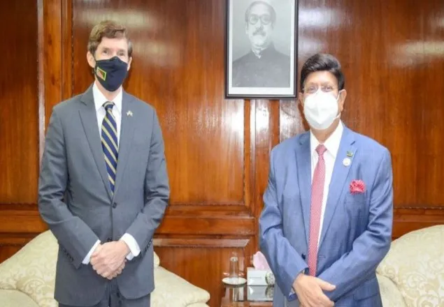 যুক্তরাষ্ট্রের কাছে অ্যাস্ট্রাজেনেকার টিকা চেয়েছে বাংলাদেশ