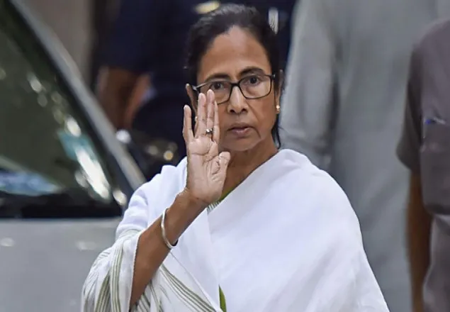 মমতার মন্ত্রিসভায় ১৭ নতুন মুখ