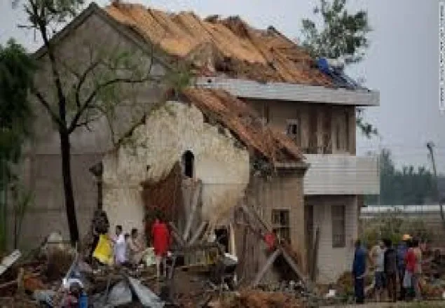 চীনে টর্নেডোর ভয়ংকর ছোবলে নিহত ১২