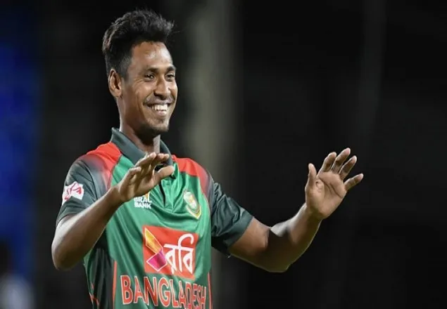 প্রথম ওভারেই মোস্তাফিজের সাফল্য