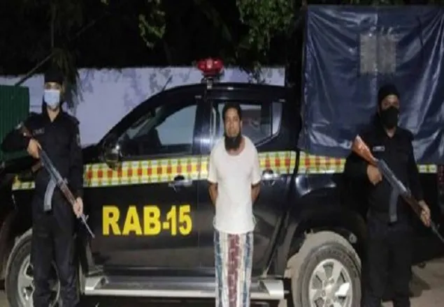 রোহিঙ্গা ক্যাম্প থেকে সাড়ে ৫ লাখ ইয়াবাসহ মাঝি আটক