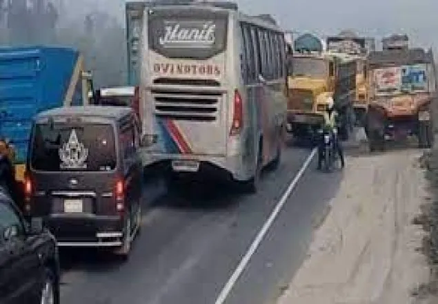 বঙ্গবন্ধু সেতু এলাকায় দীর্ঘ ২৫ কিলোমিটার যানজট