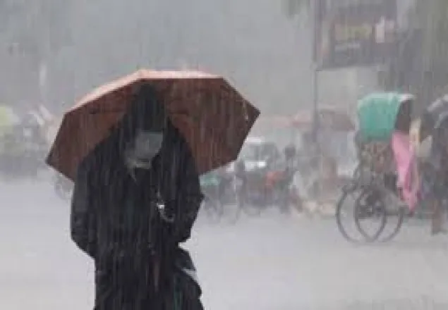 রাজধানীসহ সারা দেশে বজ্রসহ বৃষ্টি
