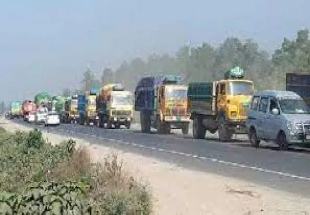 ঢাকা-বঙ্গবন্ধু সেতু মহাসড়‌কে ২০ কি‌মি যানজট