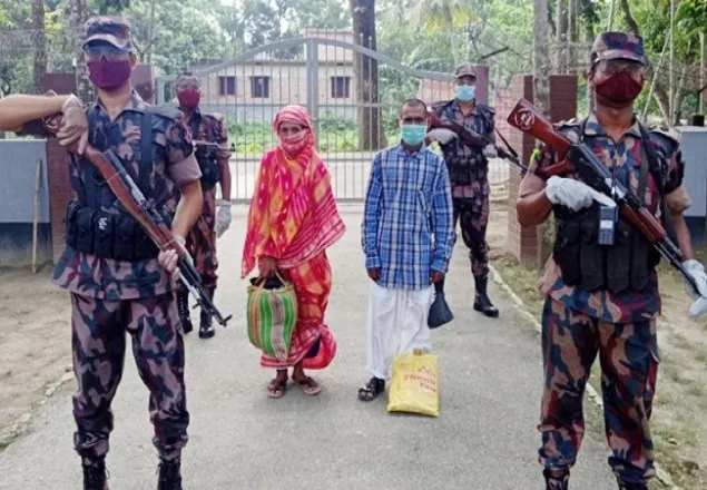 সাতক্ষীরা সীমান্তে ভারত থেকে বাংলাদেশে প্রবেশকালে নারীসহ আটক ৭