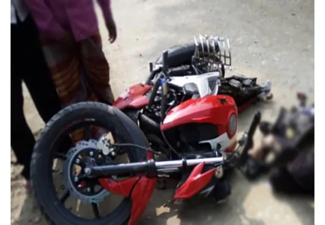 মানিকগঞ্জে অ্যাম্বুলেন্সের ধাক্কায় ২ মোটরসাইকেল আরোহী নিহত