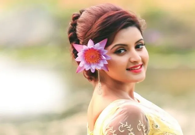 পরীমনির বিরুদ্ধে ক্লাবে ভাংচুরের অভিযোগ