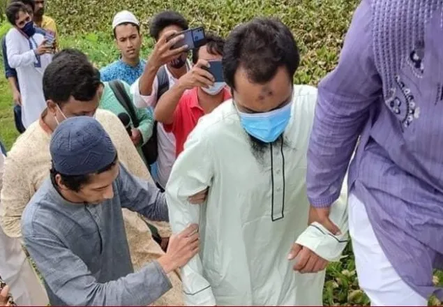 আবু ত্ব-হাকে ডিবি কার্যালয়ে নিয়ে জিজ্ঞাসাবাদ