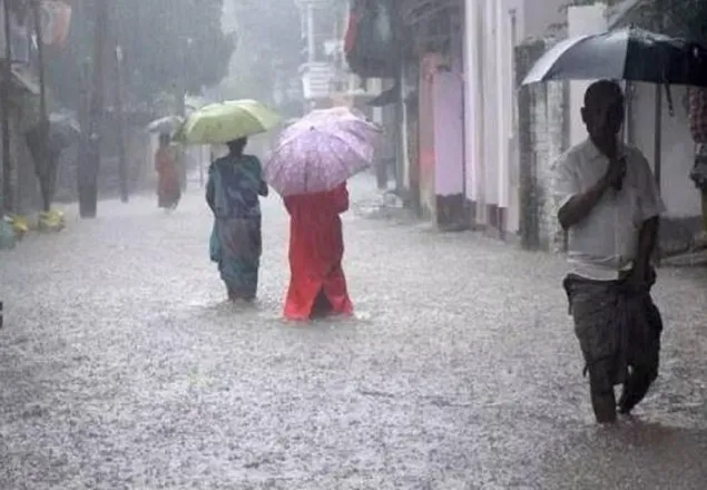 দেশের কোথাও কোথাও ভারী বর্ষণের পূর্বাভাস