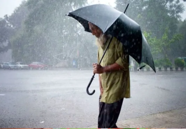 রোদ-বৃষ্টি থাকবে, বাড়তে পারে তাপমাত্রা