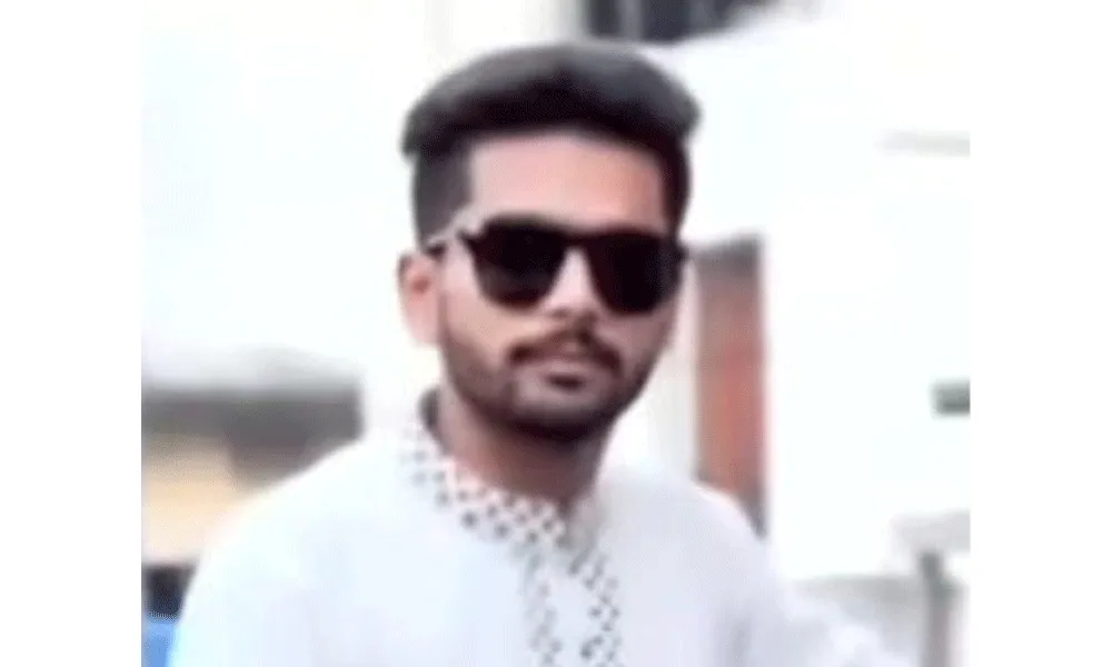 প্রশ্ন ফাঁসের অভিযোগে যুবক আটক