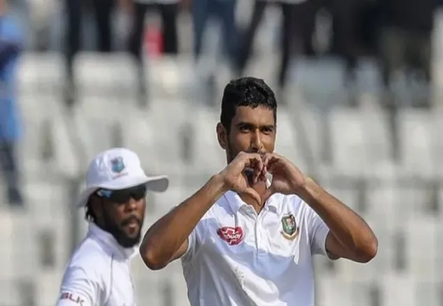 আচমকাই টেস্ট দলে মাহমুদউল্লাহ