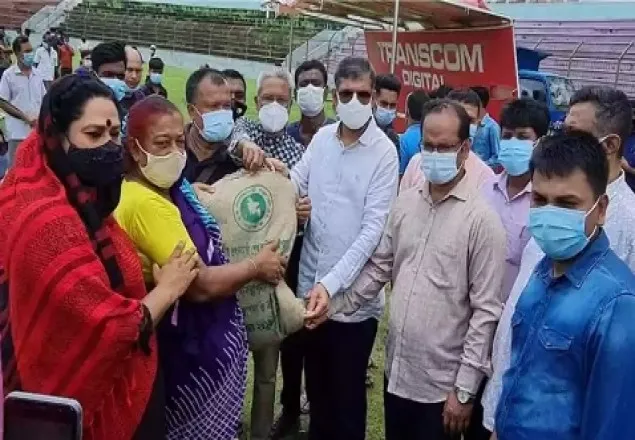 মাগুরায় ঋষি ও দর্জি শ্রমিকরা পেলেন প্রধানমন্ত্রীর উপহার 