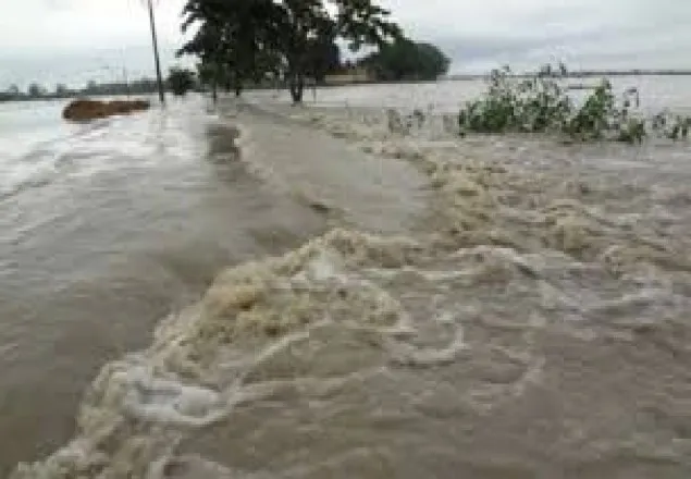 বিপৎসীমার ওপরে তিন নদীর পানি, বন্যার আশঙ্কা