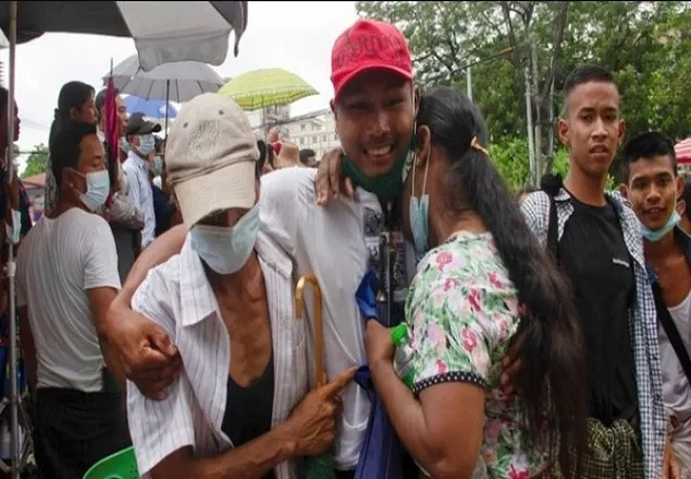 মিয়ানমার জান্তা মুক্তি দিল ২৩০০ বন্দিকে
