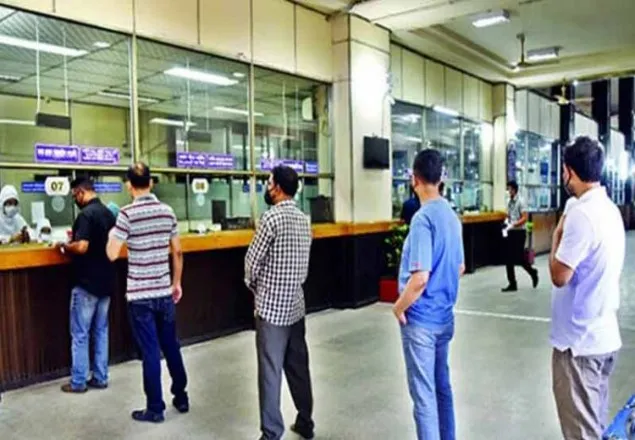 লকডাউনে ব্যাংক লেনদেনের সময় বাড়ল এক ঘণ্টা