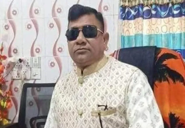পৌর মেয়রের বাড়িতে অভিযান, অস্ত্র-কোটি টাকাসহ স্ত্রী আটক