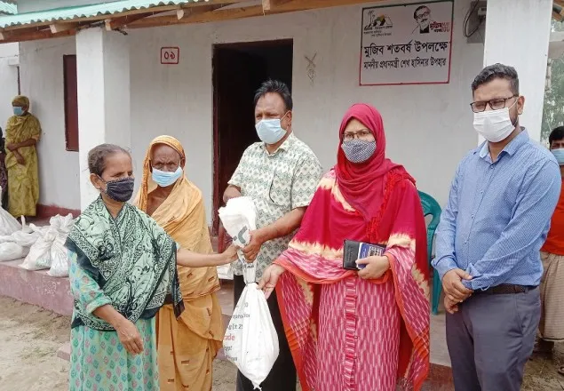 কিশোরগঞ্জে প্রধানমন্ত্রীর উপহার পেল ৪০ পরিবার