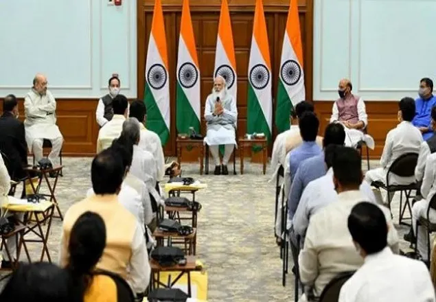 মোদির মন্ত্রিসভায় বড় রদবদল, শপথ নিলেন ৪৩ মন্ত্রী