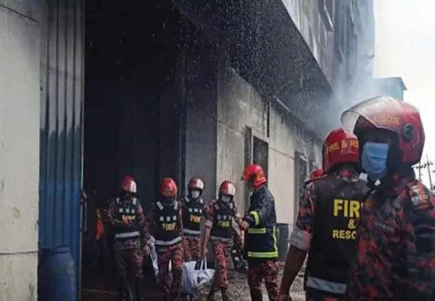 ২২ ঘণ্টা পর সেজান জুস কারখানার আগুন নিয়ন্ত্রণে