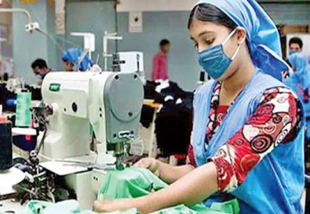 পোশাকে প্রচুর ক্রয়াদেশ : সমস্যা মোকাবেলায় দুশ্চিন্তা