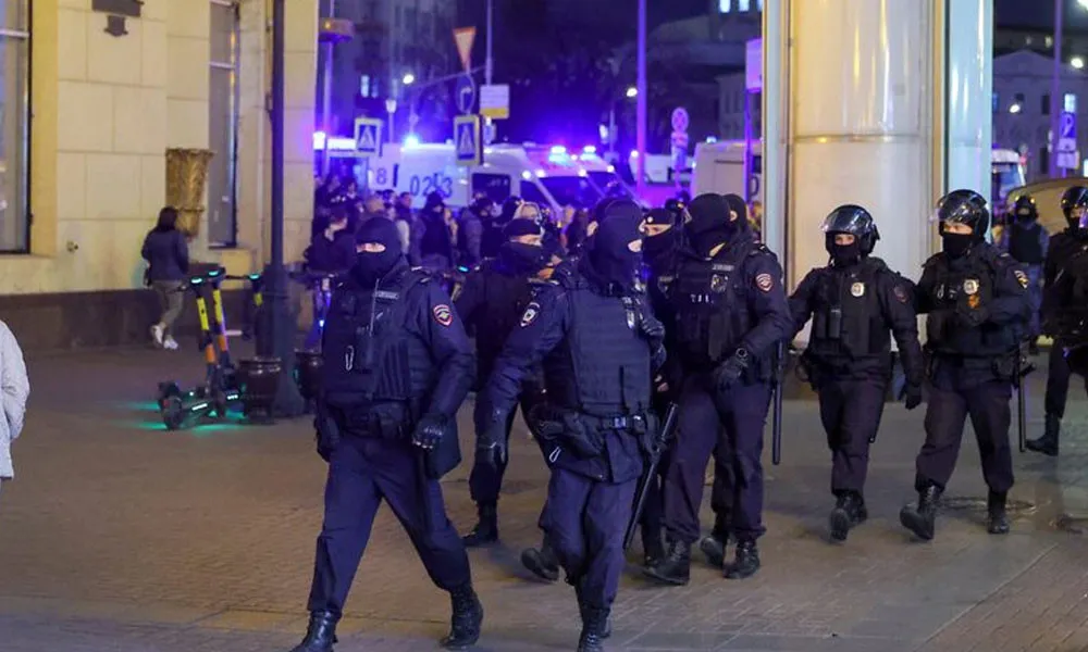 মস্কোতে বিস্ফোরণে ২ পুলিশসহ নিহত ৩