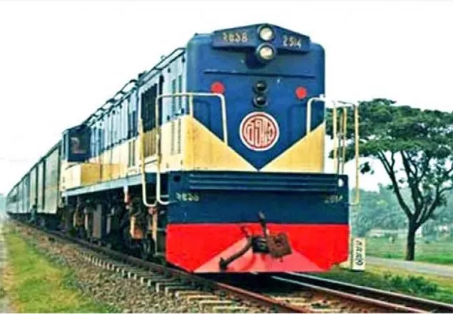 মিলছে না ট্রেনের টিকিট, ভোগান্তিতে যাত্রীরা