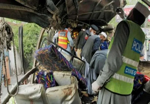 পাকিস্তানে চীনা ইঞ্জিনিয়ার বহনকারী বাসে বোমা হামলা, সেনাসহ নিহত ১৩