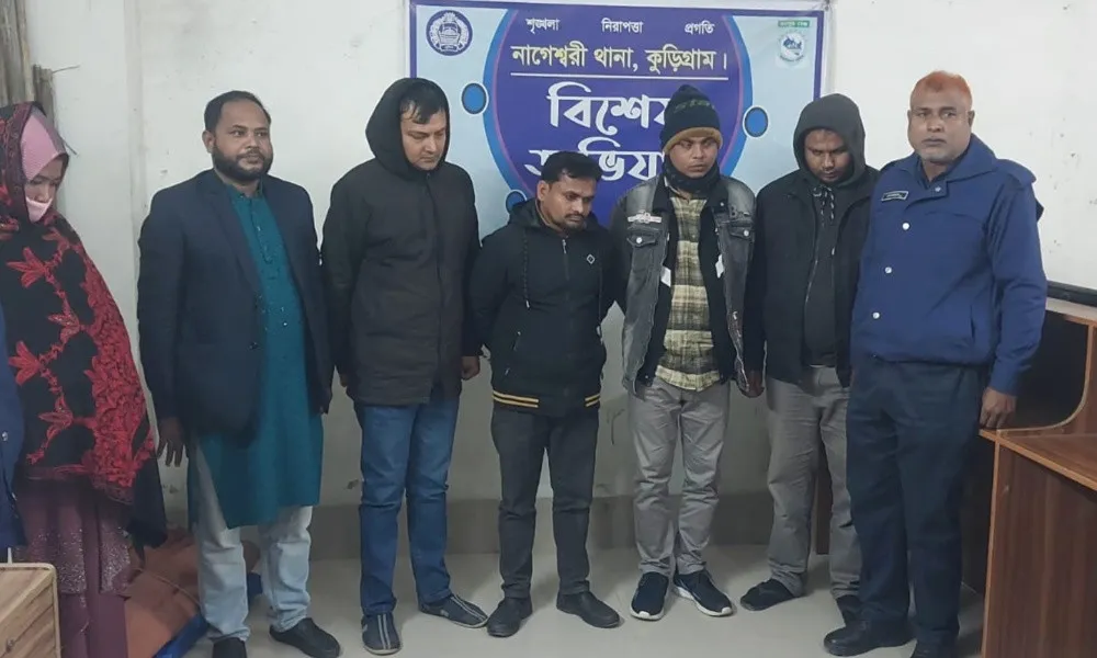 প্রাথমিকে শিক্ষক নিয়োগ পরীক্ষা : স্বেচ্ছাসেবক দলের নেতাসহ আটক ৬