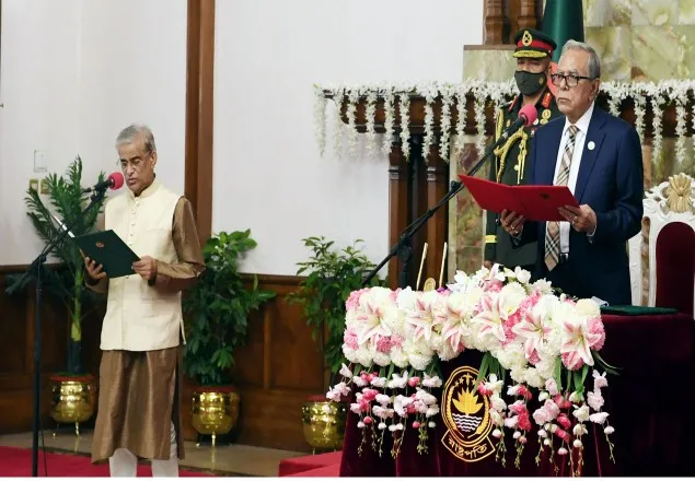 প্রতিমন্ত্রী হিসাবে শপথ নিলেন প্রফেসর ড. শামসুল আলম
