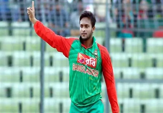 প্রথম আঘাত হানলেন সাকিব