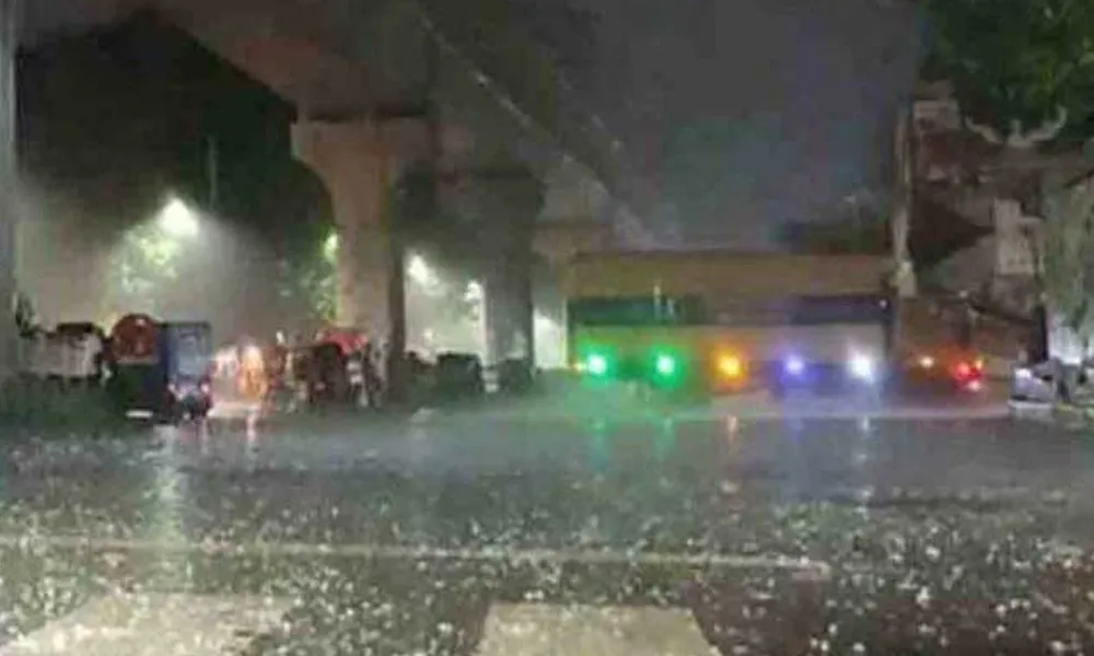 ঢাকায় মৌসুমের প্রথম শিলাবৃষ্টি